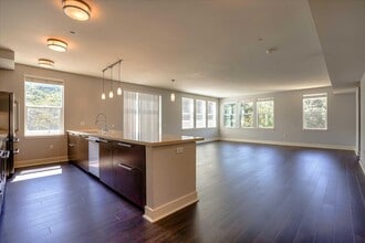 33 North Apartments in San Rafael, CA - Building Photo - Building Photo