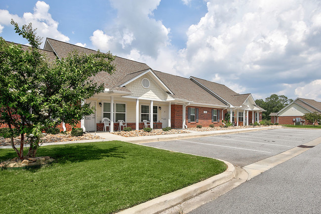 Saluda Commons in Saluda, SC - Foto de edificio - Building Photo