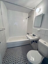 1537 WILLOWS APARTMENTS in Toronto, ON - Building Photo - Building Photo