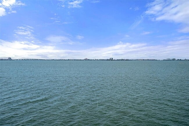 5980 Shore Blvd S in Gulfport, FL - Building Photo - Building Photo