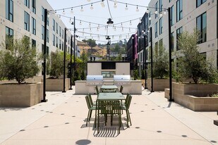 Avenue 34 in Los Angeles, CA - Building Photo