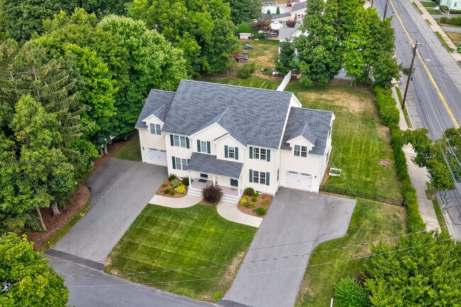 3 Hawthorne St in Woburn, MA - Foto de edificio - Building Photo