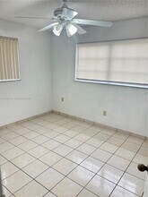 19480 SW 121st Ave in Miami, FL - Building Photo - Building Photo