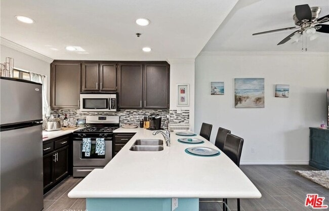 16291 Countess Dr in Huntington Beach, CA - Building Photo - Building Photo