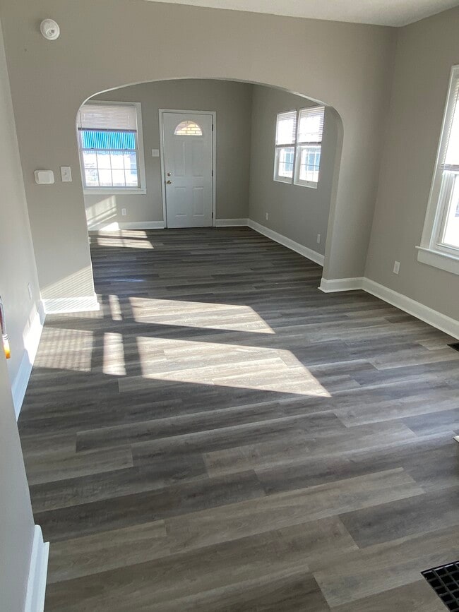 2036 Singleton St in Indianapolis, IN - Building Photo - Building Photo