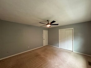 4761 Old Hickory Rd in Virginia Beach, VA - Building Photo - Building Photo