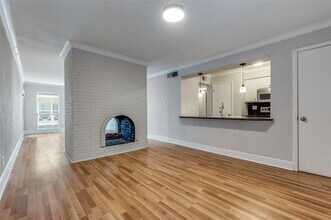 5925 E University Blvd in Dallas, TX - Building Photo - Building Photo