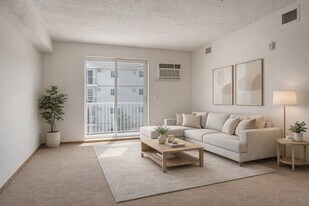 Villagio in Winnipeg, MB - Building Photo