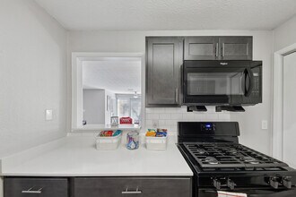 Berkeley Landing Apartments in Duluth, GA - Foto de edificio - Building Photo