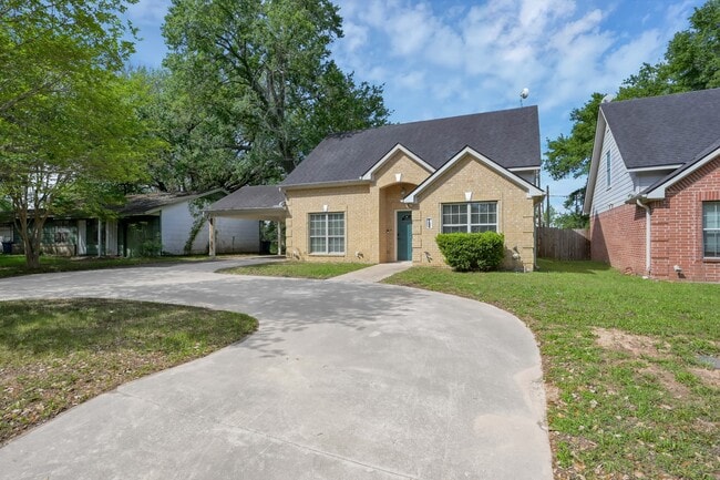 property at 125 Pine St