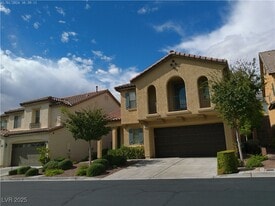 7051 Oakwood Pines Ct in Las Vegas, NV - Building Photo