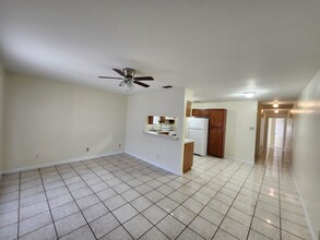 3005 Reynolds St-Unit -1 in Laredo, TX - Building Photo - Building Photo