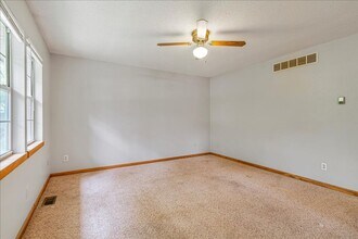 307 S Walnut St in La Monte, MO - Building Photo - Building Photo