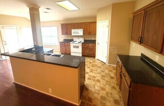 8612 Orleans Ln in Fort Worth, TX - Building Photo - Building Photo