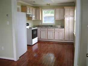 301 St Julien Ave in Lafayette, LA - Building Photo - Building Photo