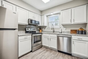 North Oaks Landing in Raleigh, NC - Building Photo