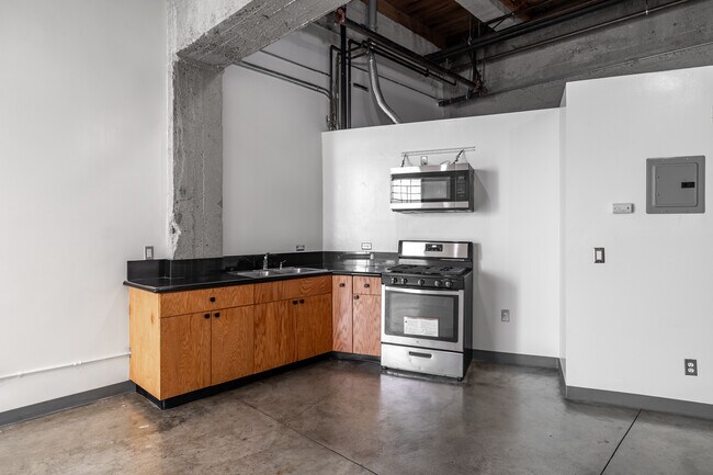 WM Lofts in Los Angeles, CA - Building Photo - Interior Photo