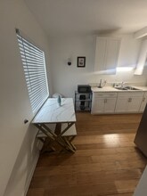 11842 Venice Blvd., Unit F in Los Angeles, CA - Building Photo - Building Photo