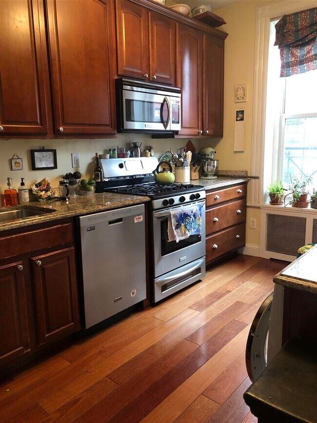 1001 Bloomfield St in Hoboken, NJ - Building Photo - Building Photo