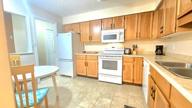 33490 Cottage Ln in Abbotsford, BC - Building Photo - Building Photo