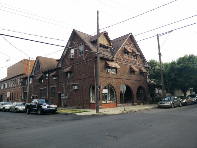193 Zerby Ave, Unit 2L