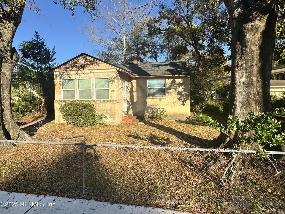 3557 Penton St in Jacksonville, FL - Building Photo