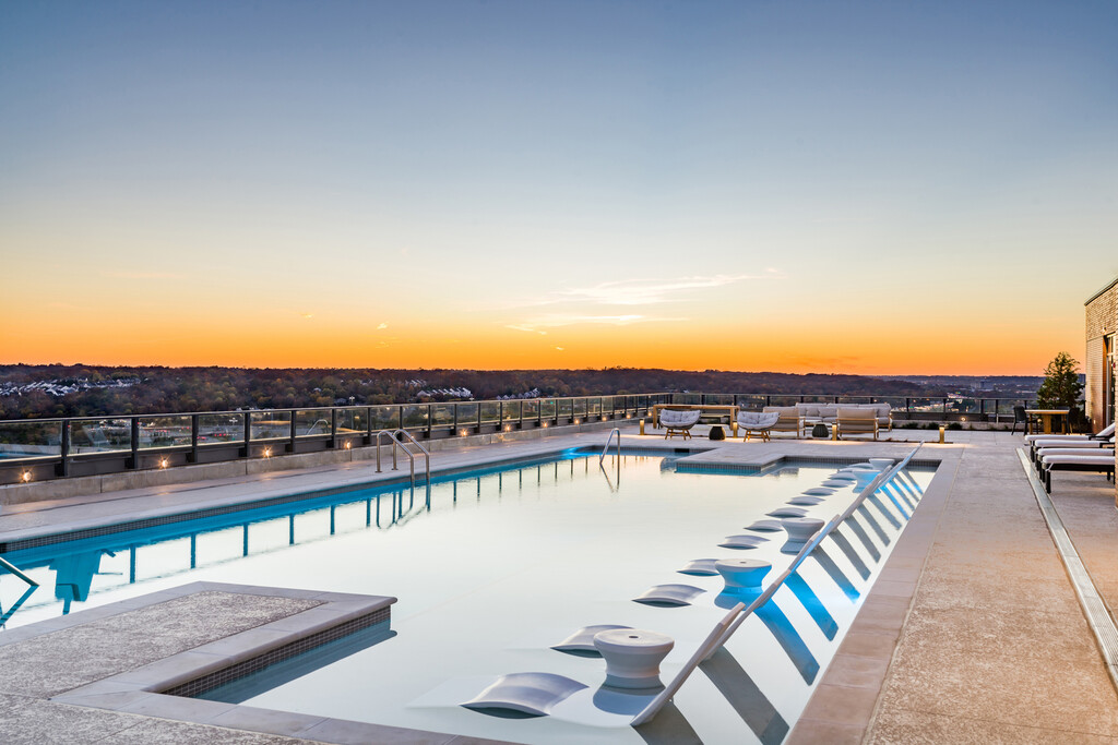 Dylan and Reese Alexandria, VA Apartments