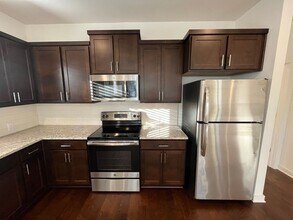 1146 N Olive St in San Antonio, TX - Building Photo - Building Photo