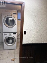 1216 Shamir Crescent in Mississauga, ON - Building Photo - Building Photo