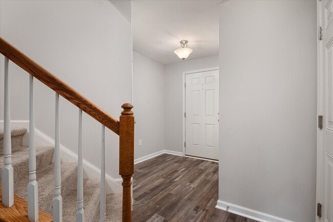 7256 Mockingbird Cir in Glen Burnie, MD - Building Photo - Building Photo