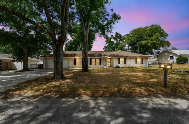 property at 1102 Shadowbrook Dr N