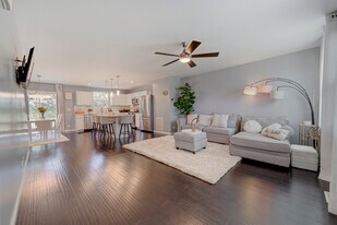 3323 Caledonia Drive in Yorkville, IL - Building Photo