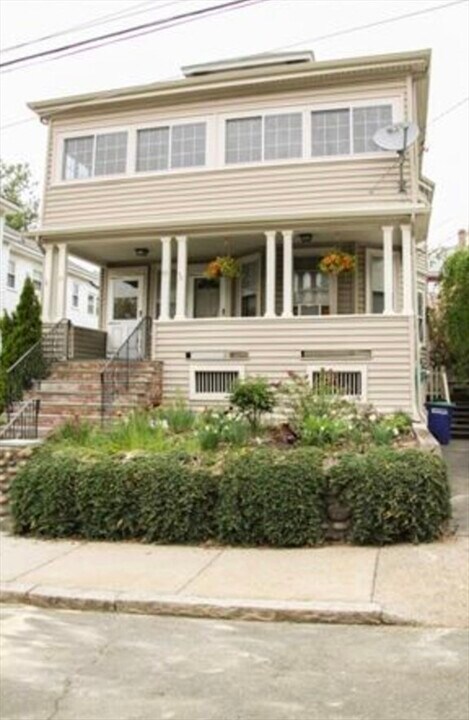 101 Woods Ave in Somerville, MA - Building Photo