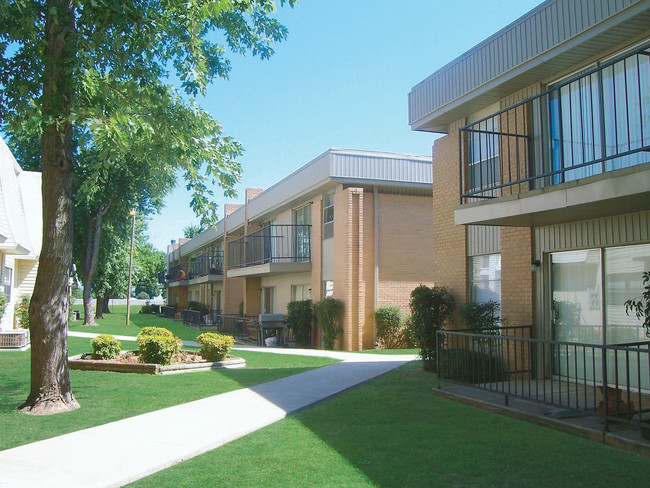 Rosemont Apartments in Oklahoma City, OK - Foto de edificio - Building Photo