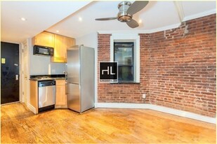 East 25th Street, Unit 2D in New York, NY - Building Photo