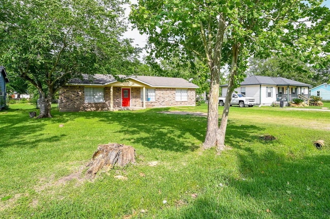 3210 Ridgefield Rd in La Porte, TX - Building Photo - Building Photo