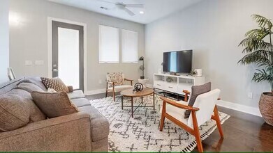 2410 Meharry Blvd in Nashville, TN - Building Photo - Building Photo