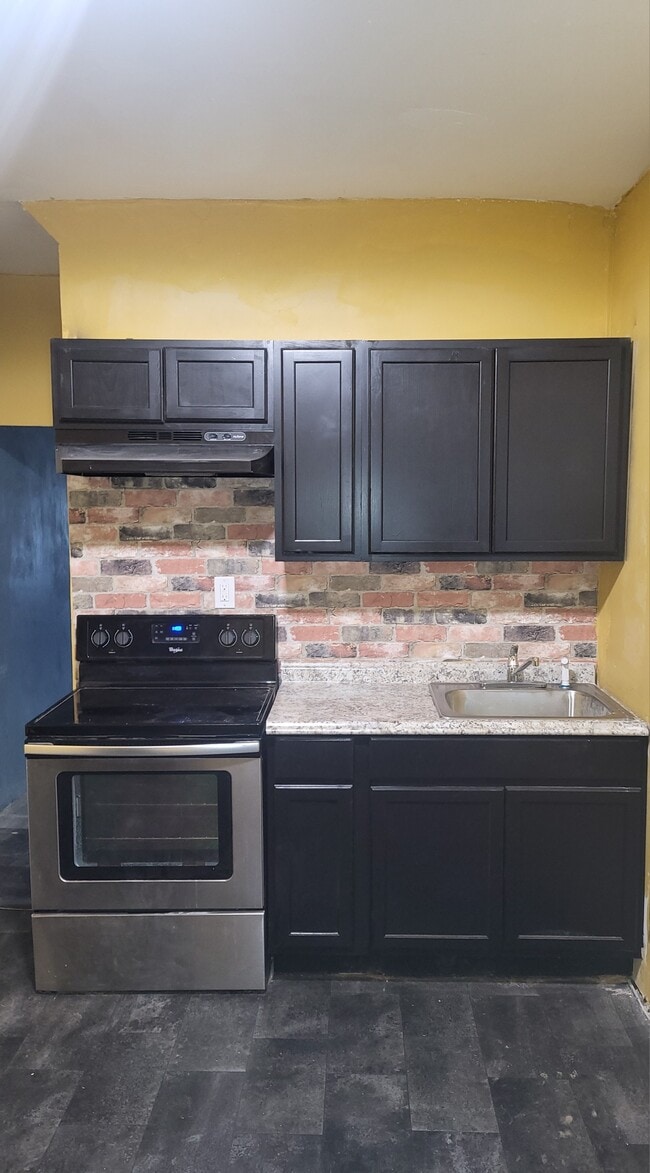 property at 1321 Race St