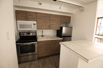 40 Harrison St in Oak Park, IL - Foto de edificio - Building Photo