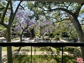 324 N Palm Dr in Beverly Hills, CA - Building Photo