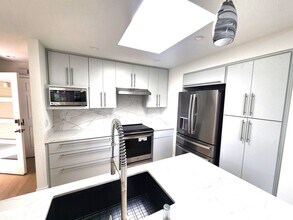 1635 Redwood Ave in Redwood City, CA - Building Photo - Building Photo