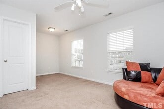 868 Queen City Cres in Apex, NC - Foto de edificio - Building Photo
