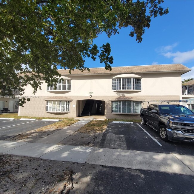5316 NW 18th Ct in Lauderhill, FL - Building Photo - Building Photo