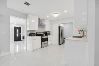 255 Glouchester St in Boca Raton, FL - Building Photo - Building Photo