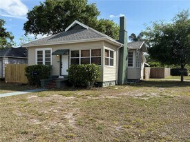 4666 Iris St N in St. Petersburg, FL - Building Photo