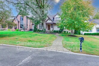 210 38th Ave N in Nashville, TN - Building Photo - Building Photo