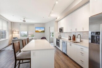 1111 Tulane Ave in New Orleans, LA - Building Photo - Building Photo