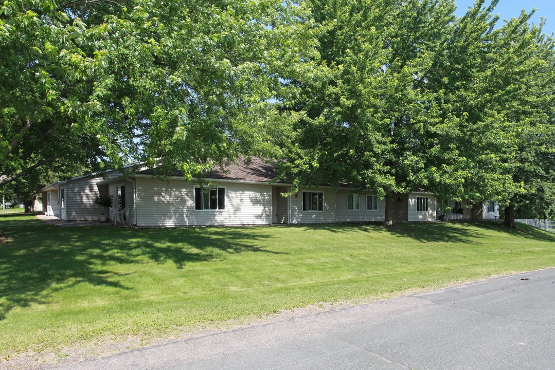 Park Place Apartments in Roberts, WI - Building Photo