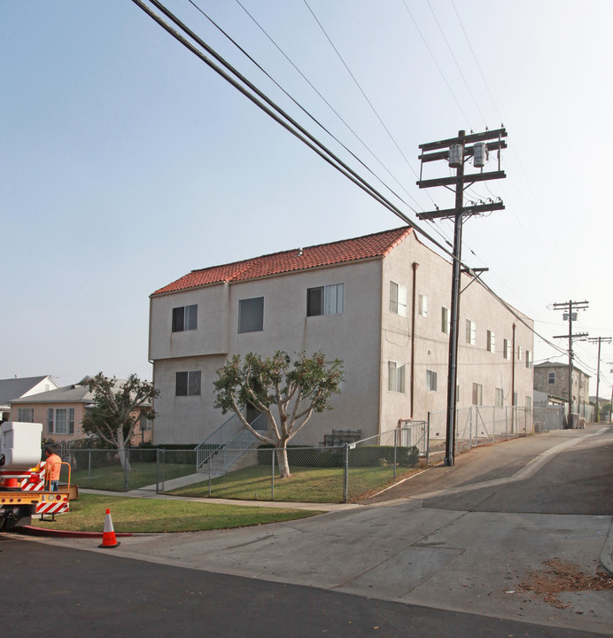 1858 S Orange Dr in Los Angeles, CA - Foto de edificio