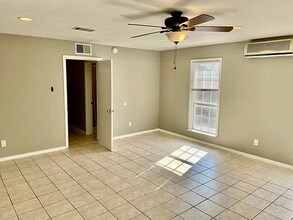 2111 Croft Rd in Carrollton, TX - Building Photo - Building Photo